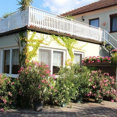 Weingut Pension Sommerhof Moerbisch Am See Ngoại thất bức ảnh